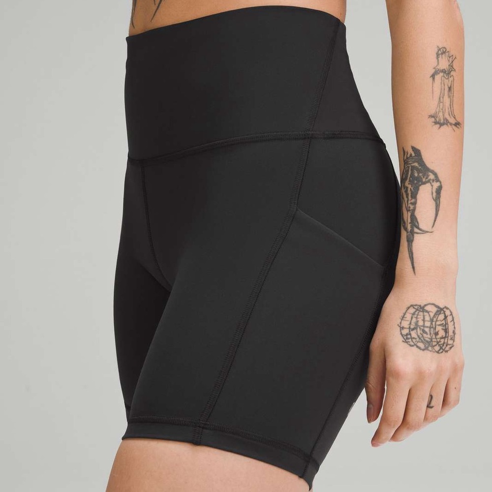 Lululemon Wunder Train shorts with pockets 6" inseam, size 8 black